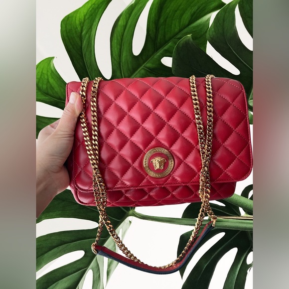 Authentic Versace Medusa Nappa Leather Quilted Red Shoulder bag Retail 1,600$ - Picture 2 of 16